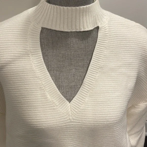 Gorgeous Ivory Sweater - Picture 2 of 7